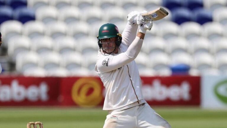 Louis Kimber Leads Northants to Thrilling County Championship Chase Victory vs Gloucs