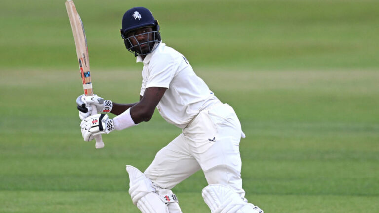 Kent Batters Boost Hopes Against Gloucestershire on Day 2 of County Championship