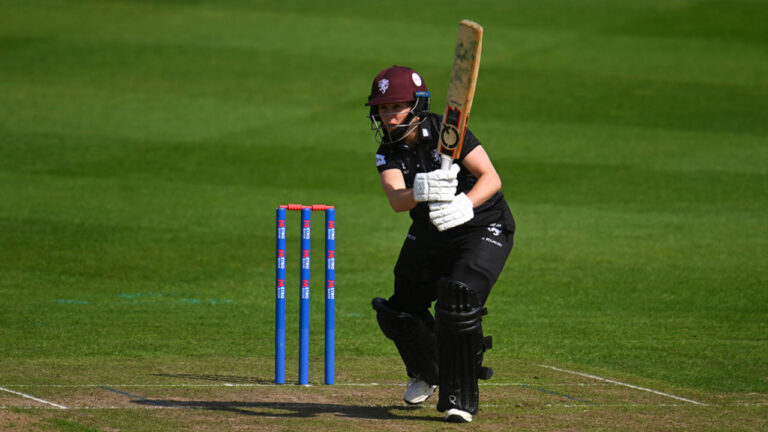 Learoyd, Luff make light work of depleted Warwickshire in Blast