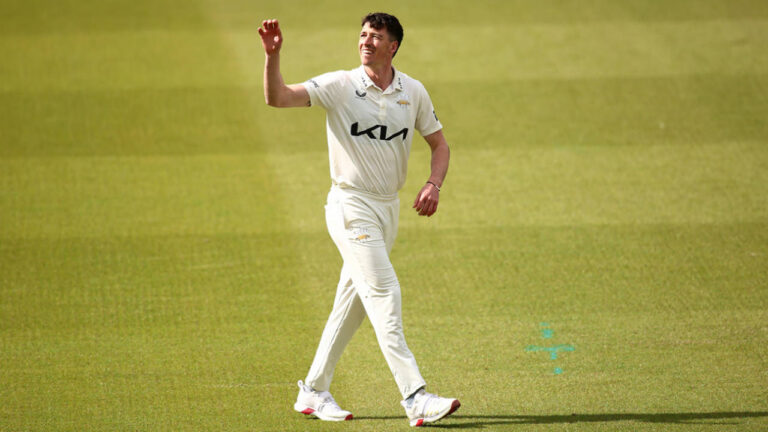 Matthew Fisher Claims Four as Rain Thwarts Surrey Reply at Headingley 2 415610.6