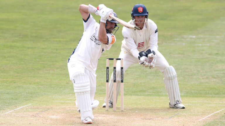 Lehmann and Brown Lead Resistance as Essex Bowlers Dominate Hampshire