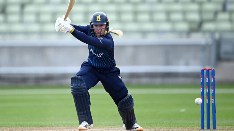 Warwickshire Clinch Thrilling Victory Against Lancashire in Metro Bank One-Day Cup