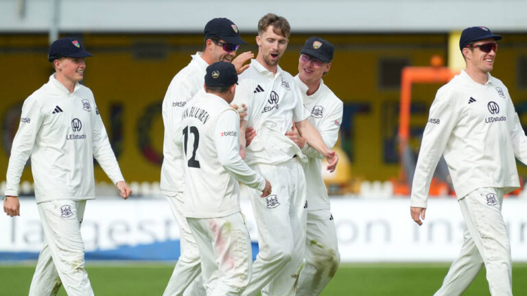 Gloucestershire Hits Back in Seesaw Contest Against Northamptonshire 2 417094.6
