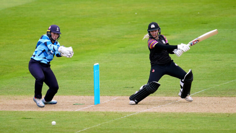 Centuries from George, Austin plunder Lancashire to land third win in a row for Warwickshire 3 364071.6
