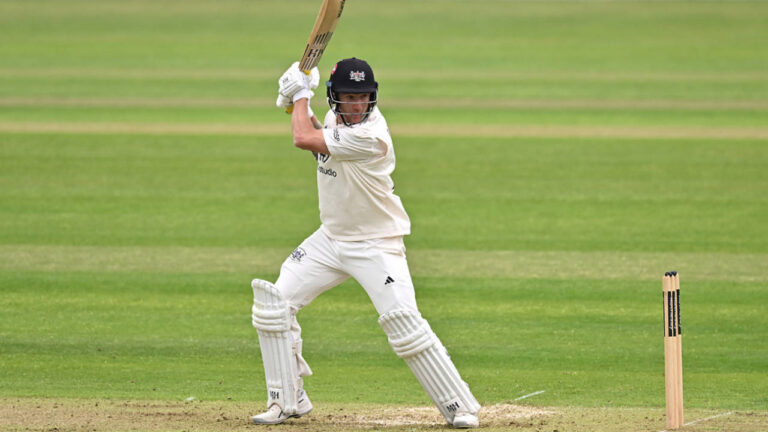 Bracey, van Buuren dig into frustrate Northants 4 399820.6