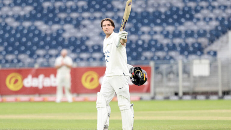 James Coles double-hundred helps Sussex double-down on advantage 2 402534.6